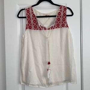 Boutique sleeveless top (brand skies are blue), size small.
